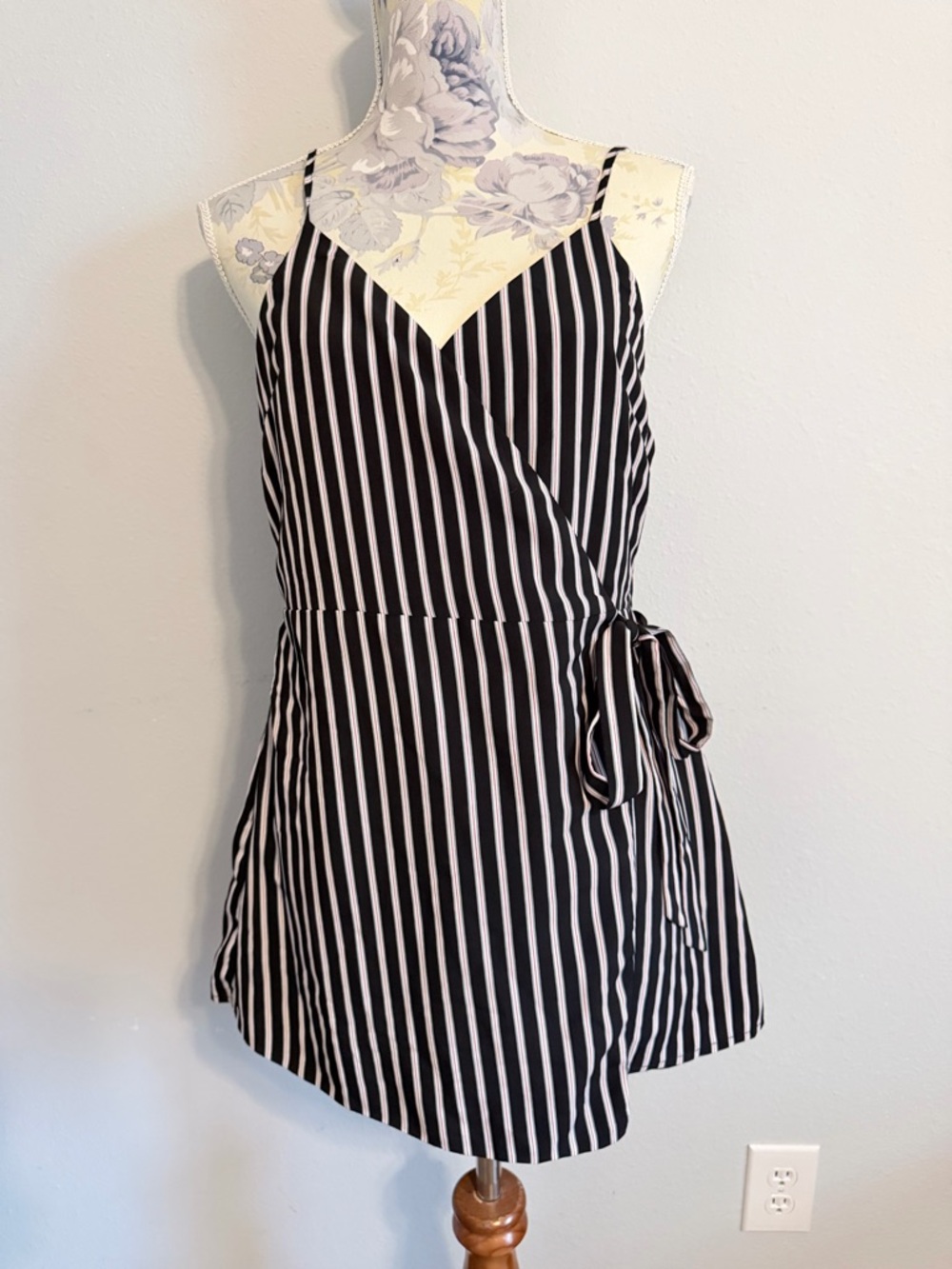 Striped Wrap Romper Black White Tie Waist Women's Size L NWT Minimalist